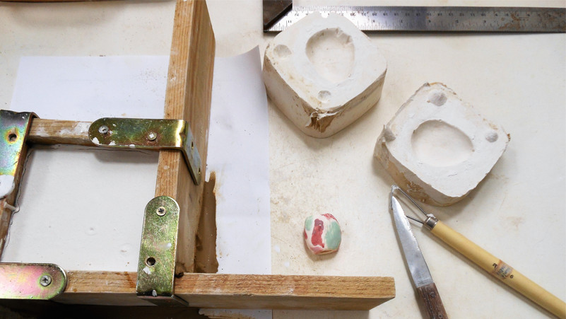 Cómo hacer piezas en serie con un Molde de apretón. Vídeo 50